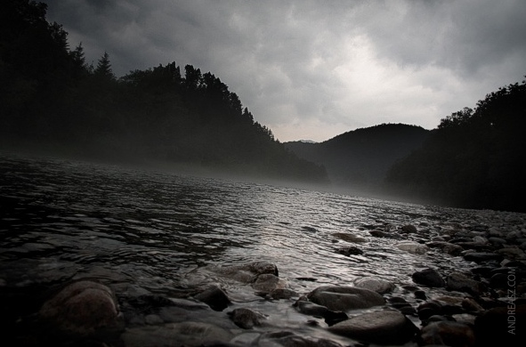 River dark sky fog Fluss dunkel